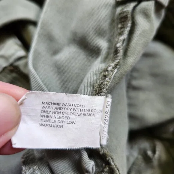 Gap Summer 2010 Olive Green Distressed Cargo Shorts Size 4 vintage 2000s y2k - Picture 9 of 16